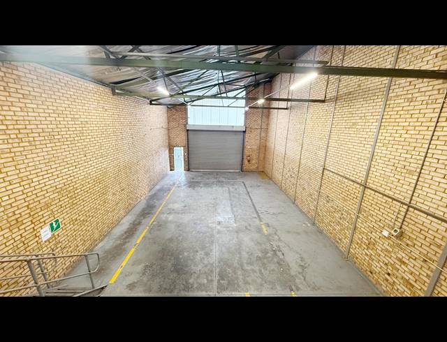215M² WAREHOUSE TO LET IN WADEVILLE